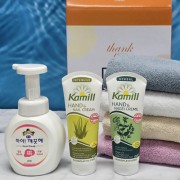 (카밀 핸드크림 로션+ 송월 타올 수건+ 아이깨끗해 비누) 선물세트/ 판촉 사은품 선물용 답례품 단체 행사 기념 홍보 기프트/ 송월 타월 호텔 수건 세면 타올/ 핑크소금 화장품 휴대용